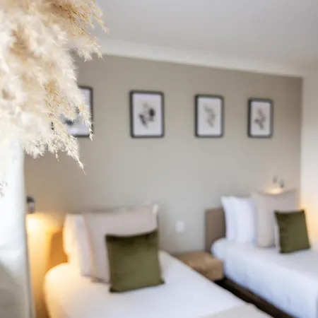 Otel For Seasons 3*