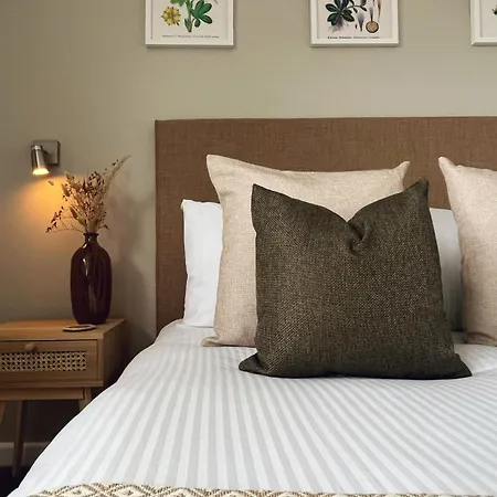 Otel For Seasons 3*